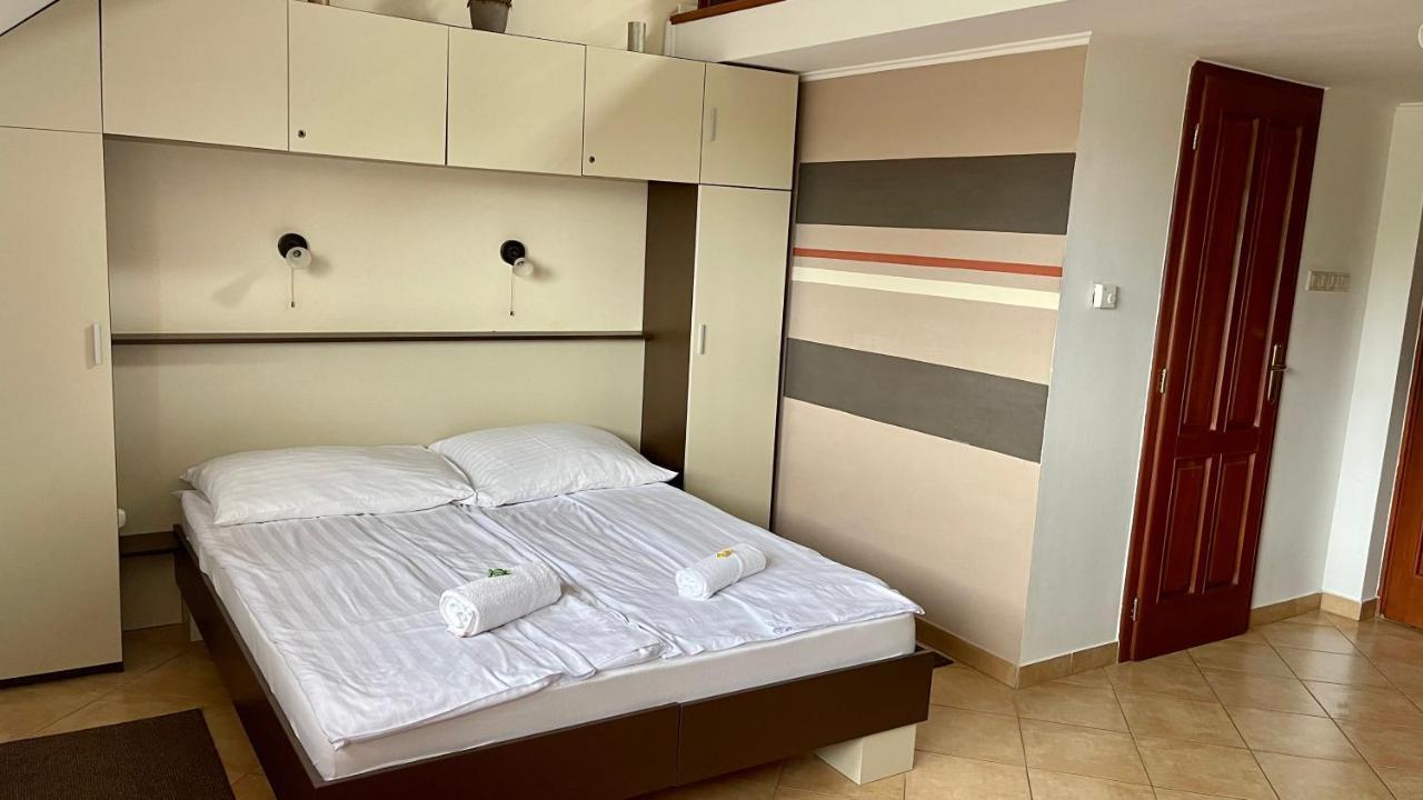 Gyula Var Panorama Apartman ภายนอก รูปภาพ
